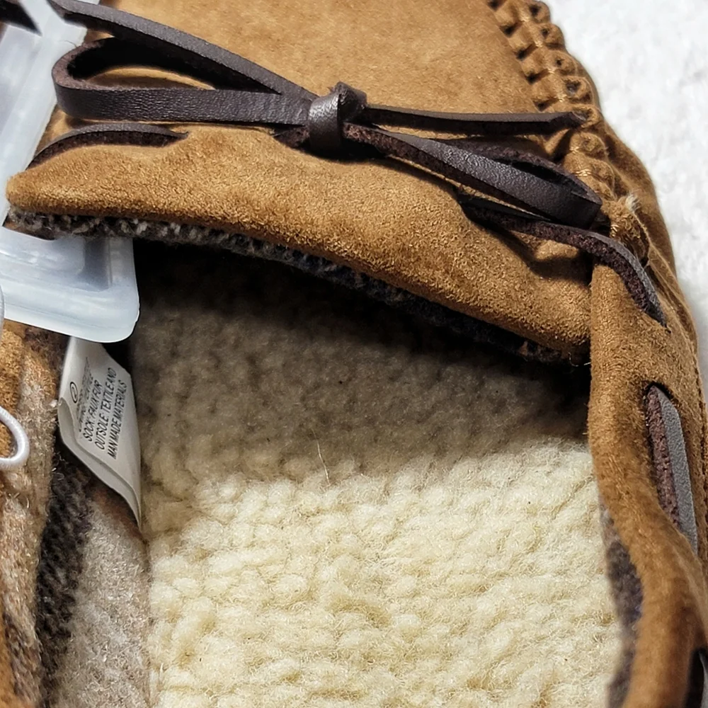 ``S25594 NWT Cat & Jack Boys Lionel Moccasin Slippers
